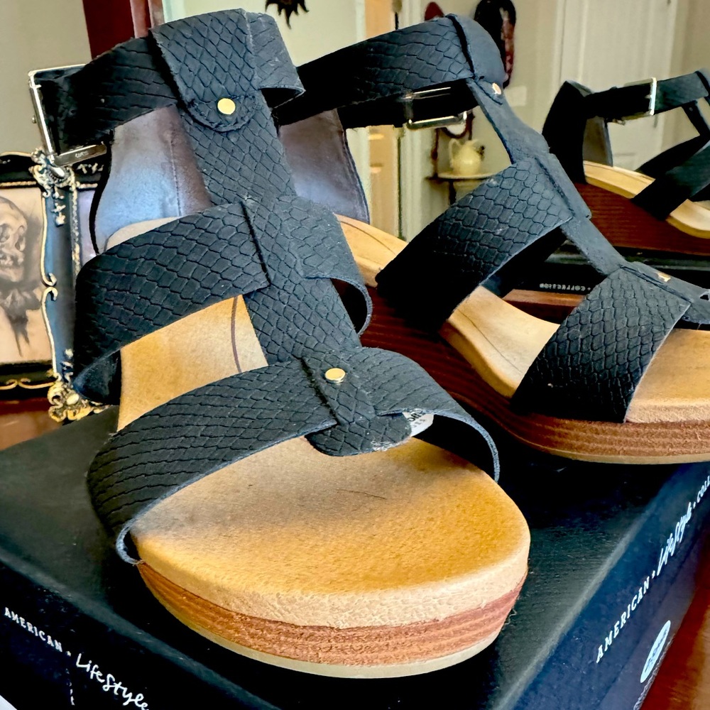 Dr Scholls wedge sandals